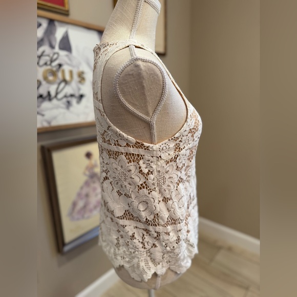 5 for $30 EXPRESS Elegant Floral Lace Sleeveless Top - Picture 4 of 7